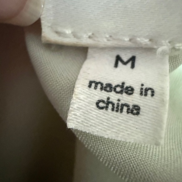 ASTR The Label Floral Tenley Ruched Top Short Puff Sleeves Size Medium - Picture 11 of 12